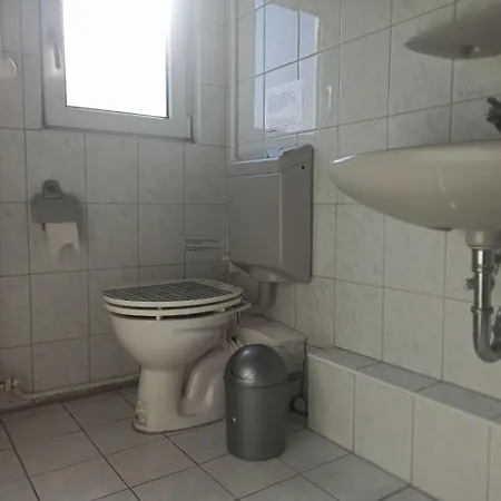 Monteurzimmer - *