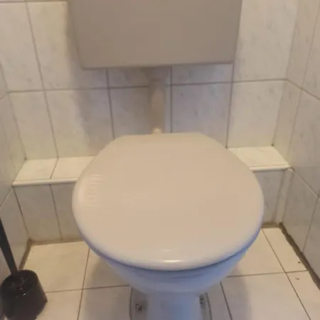 Monteurzimmer - בית הארחה וואלדברון