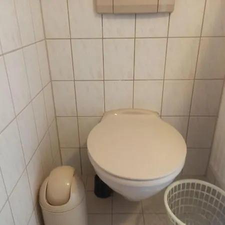 Monteurzimmer - בית הארחה *