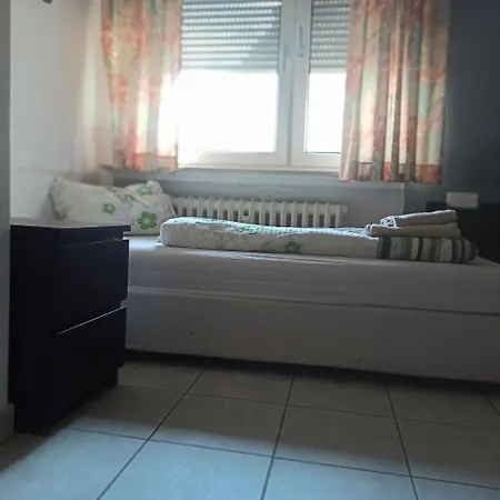 בית הארחה Monteurzimmer - *