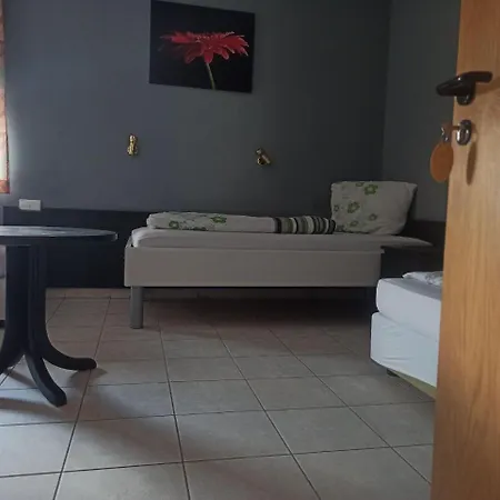 Bew Monteurzimmer - *