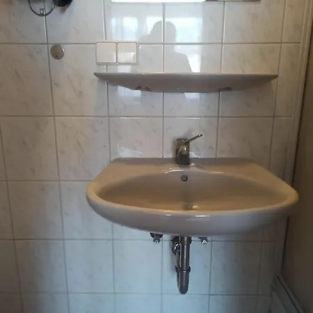 Monteurzimmer - *