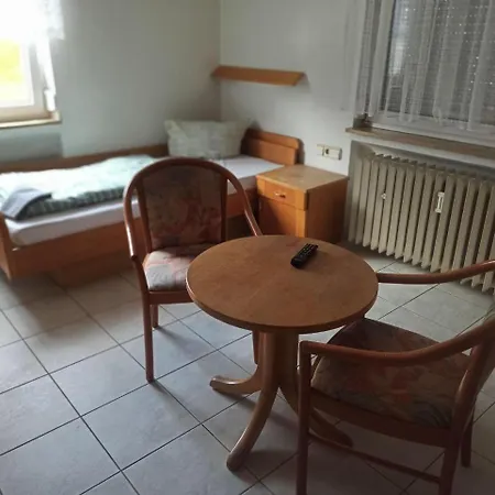 בית הארחה Monteurzimmer - *