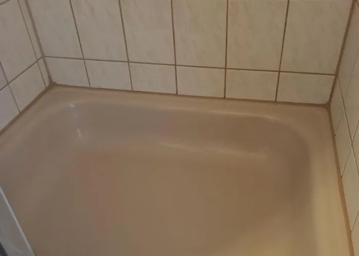 Monteurzimmer - * וואלדברון